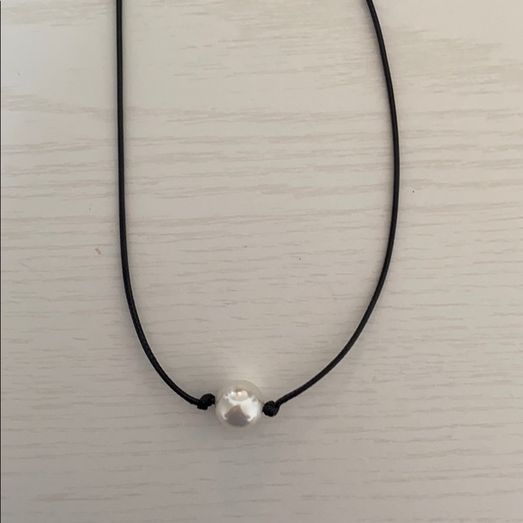 Jewelry - Pearl string necklace